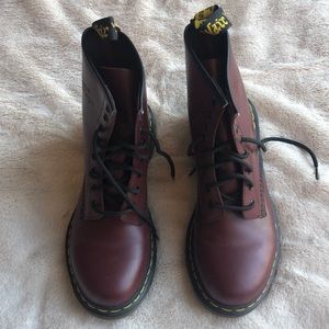 Dr Martens cherry red Air Wave boots LIKE NEW